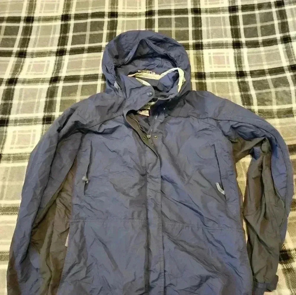 Columbia women's XL blue and gray weather proof outer coat, no liner - Picture 7 of 12